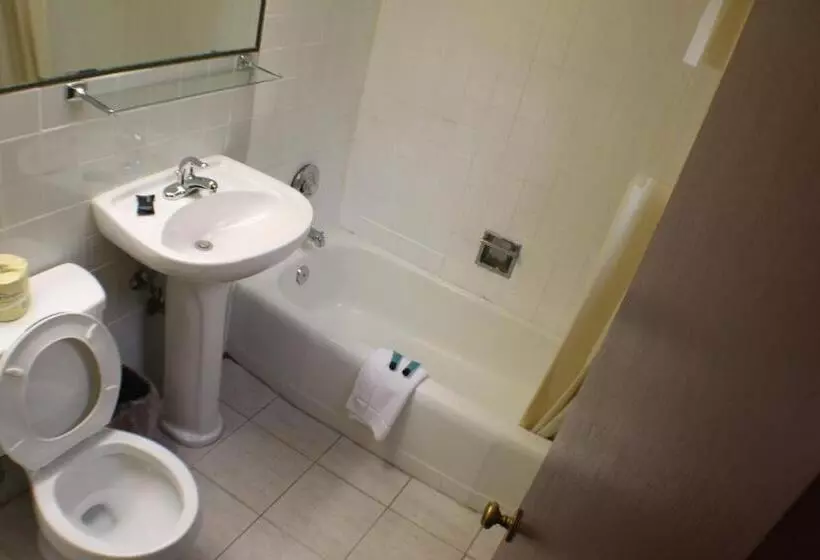２ダブルベッドのスタンダードルーム, Americas Best Value Inn Geneva