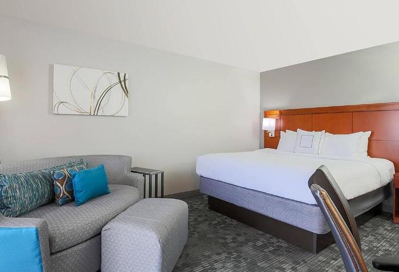 غرفة قياسية مزوَّدة بشُرفة, Courtyard By Marriott Monroe Airport