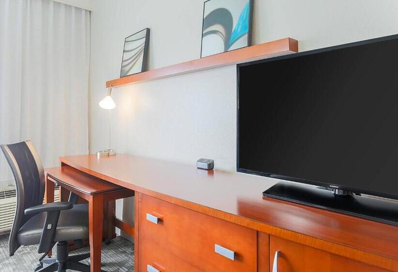Люкс Executive Кровать Кинг, Courtyard By Marriott Monroe Airport