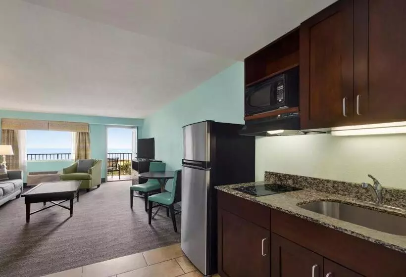 キングサイズベッドのスイートルーム, Holiday Inn Resort Jekyll Island, An Ihg