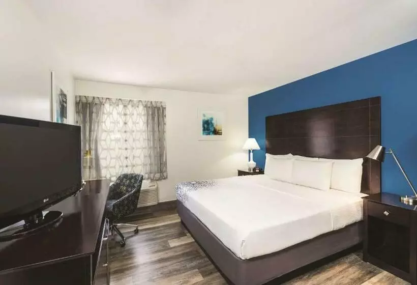 キングサイズベッドのスタンダードルーム, La Quinta By Wyndham Brooklyn Downtown