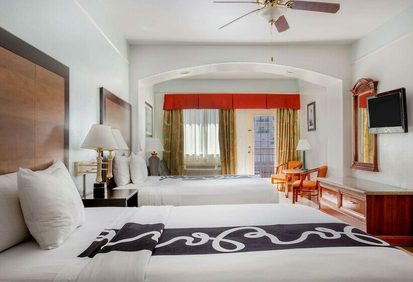 带泳池观景的豪华房, Sand Rose Beach Resort