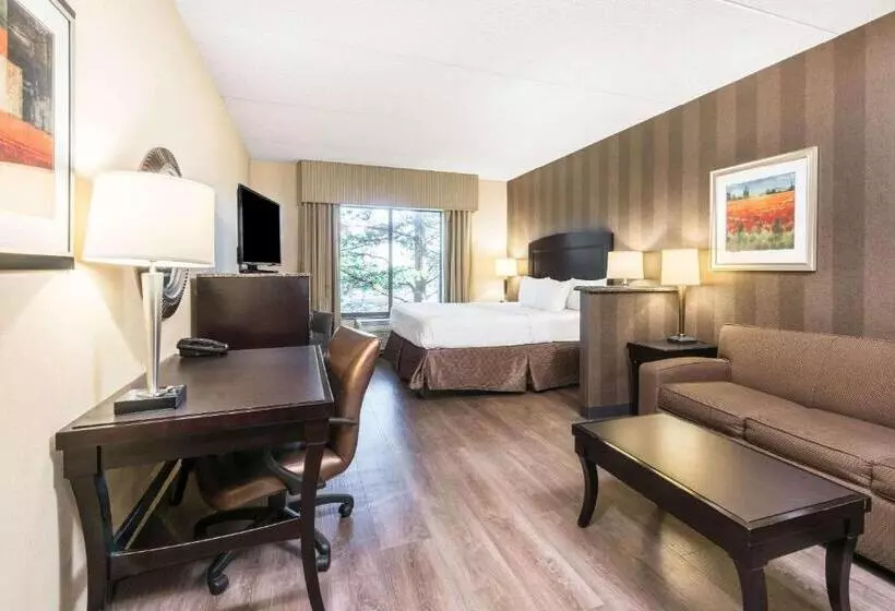 キングサイドベッドのスタンダードワンルーム, La Quinta Inn & Suites Bel Air