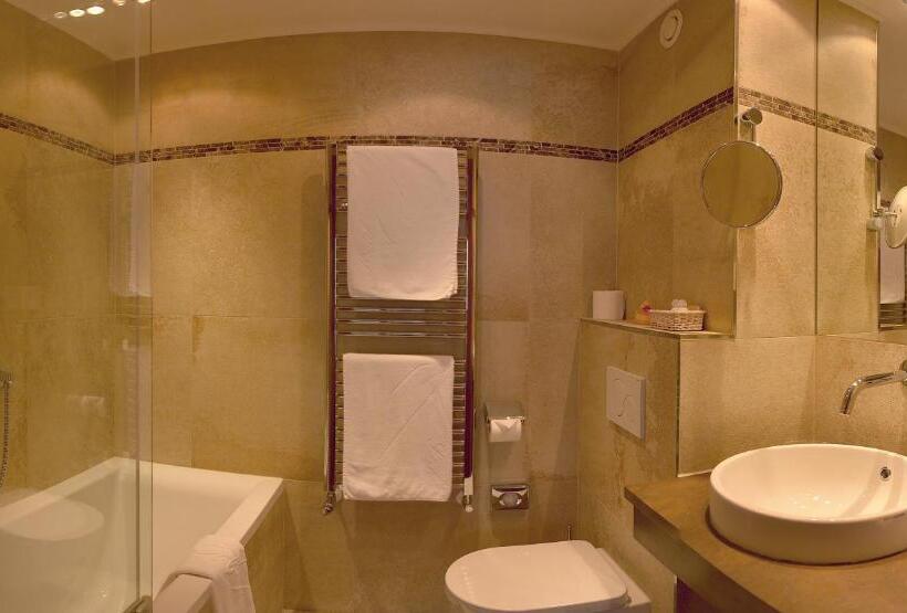 Номер Стандарт с Балконом, Lech & Residenz Chesa Rosa