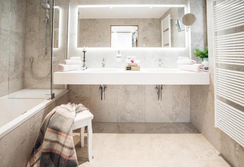 バルコニー付きスーペリアルーム, Lech & Residenz Chesa Rosa