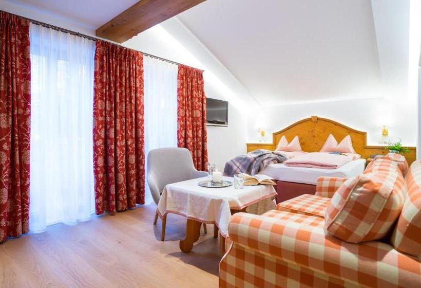 Номер Superior с Балконом, Lech & Residenz Chesa Rosa