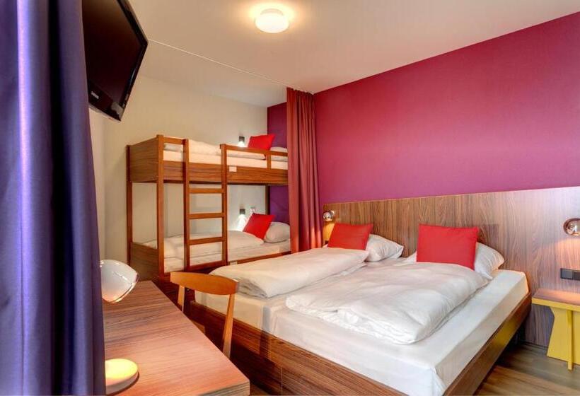 غرفة قياسية رباعية, Meininger Hotel Frankfurt Main / Airport