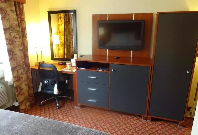 身障者適用スタンダードルーム, Ramada By Wyndham Staten Island