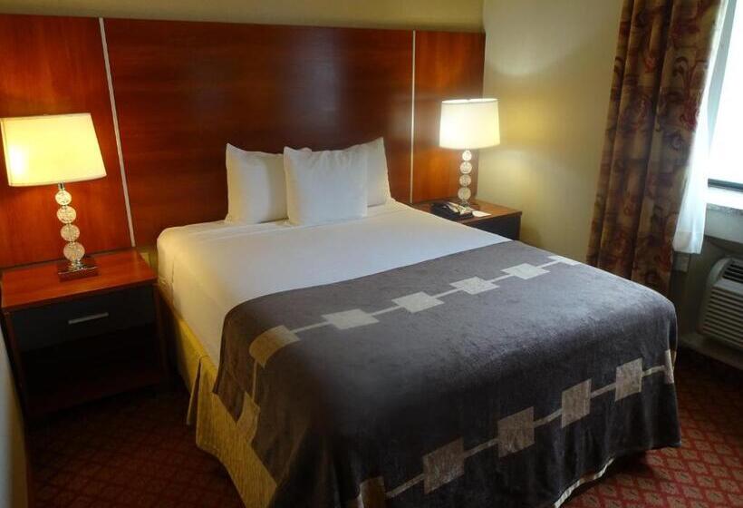 غرفة قياسية لذوى الاحتياجات الخاصة, Ramada By Wyndham Staten Island