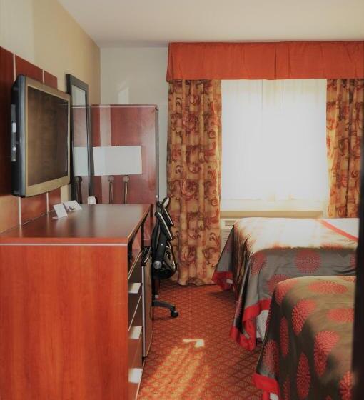 غرفة قياسية, Ramada By Wyndham Staten Island