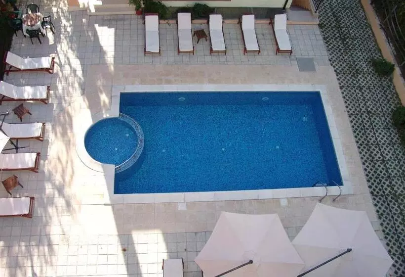 استودیوی سوپریور, Serenity