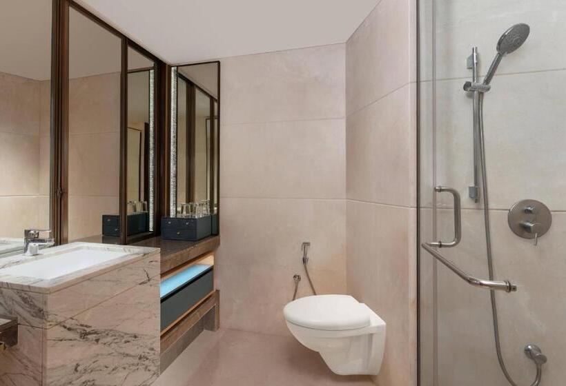 行政房间, Surat Marriott