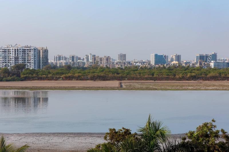 Номер Премиум, Surat Marriott