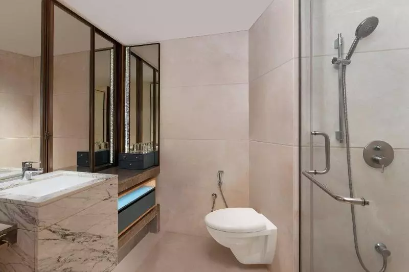 プレミアムルーム, Surat Marriott