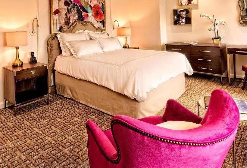 キングサイズベッドのスタンダードルーム, The Historic Cavalier Hotel And Beach Club Autograph Collection