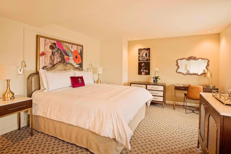 اتاق استاندارد با تخت بزرگ, The Historic Cavalier Hotel And Beach Club Autograph Collection
