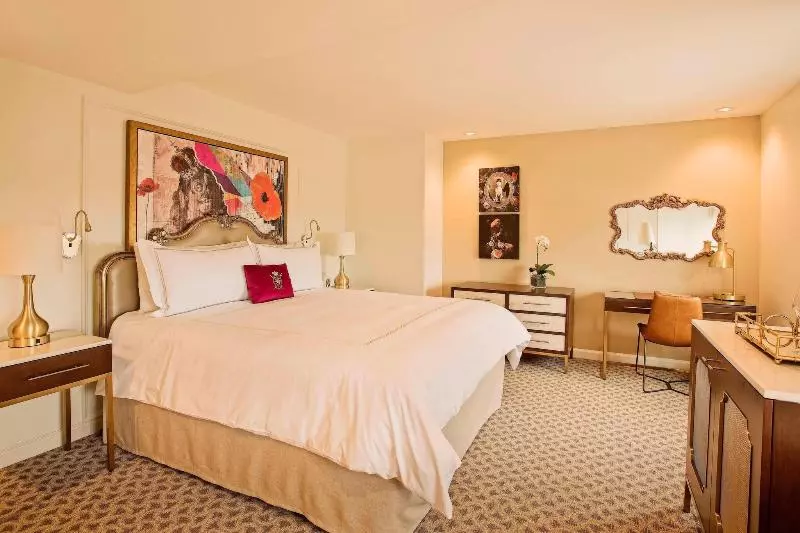 キングサイズベッドのスタンダードルーム, The Historic Cavalier Hotel And Beach Club Autograph Collection