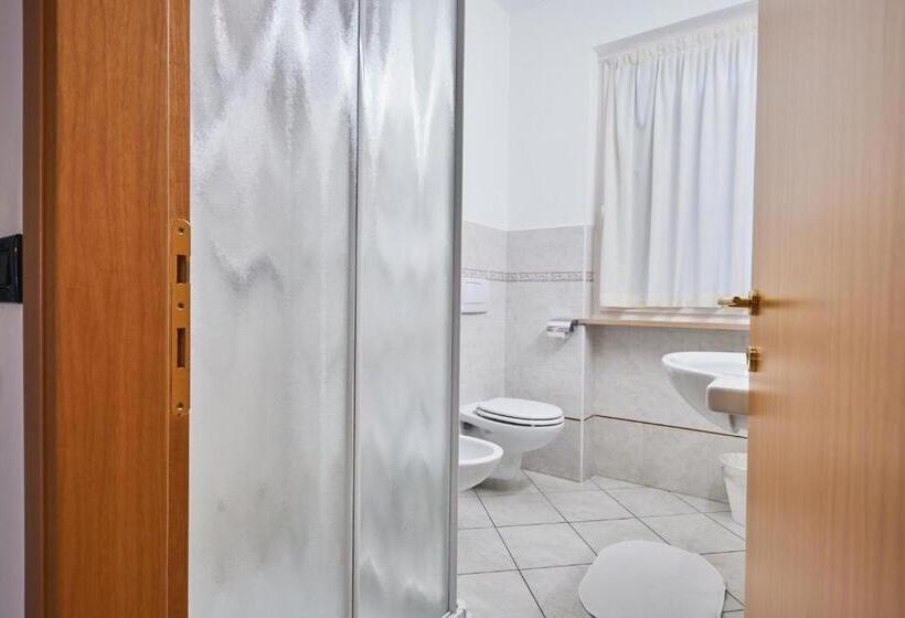 Apartamento 1 Dormitório, Villaggio Turistico Lugana Marina