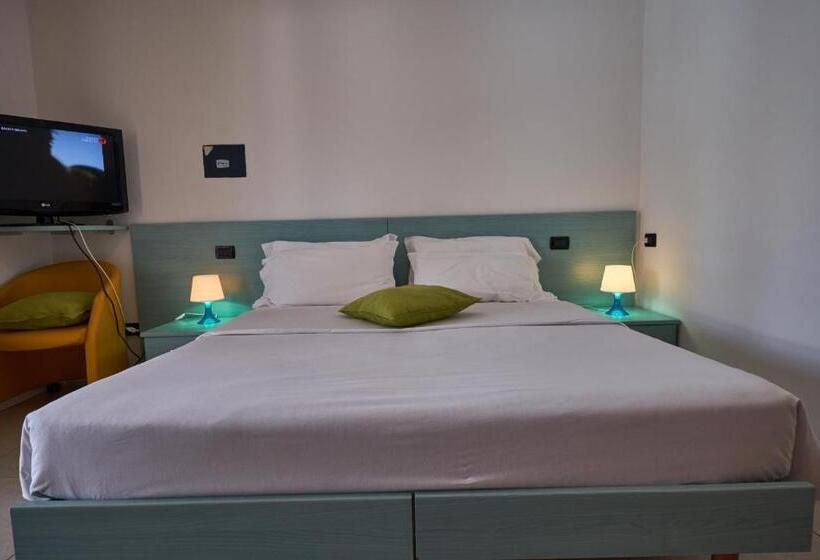 标准工作室, Villaggio Turistico Lugana Marina