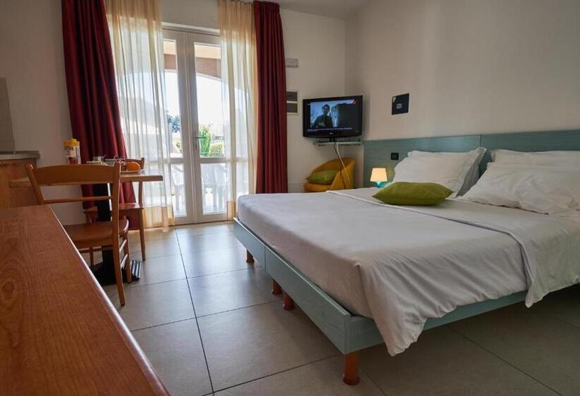 标准工作室, Villaggio Turistico Lugana Marina