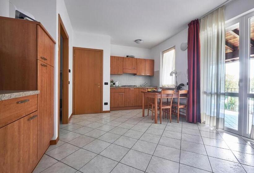 Apartamento 1 Dormitório Vista Piscina, Villaggio Turistico Lugana Marina