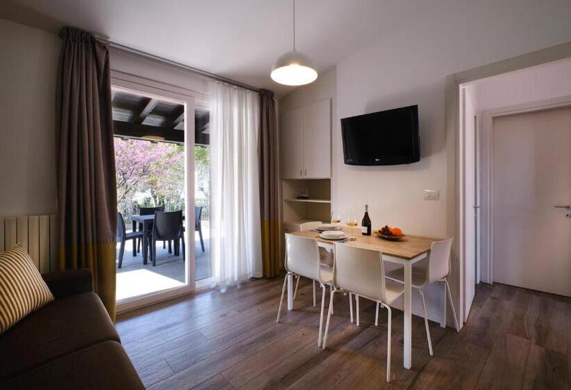 1 Bedroom Apartment Lake View, Villaggio Turistico Lugana Marina