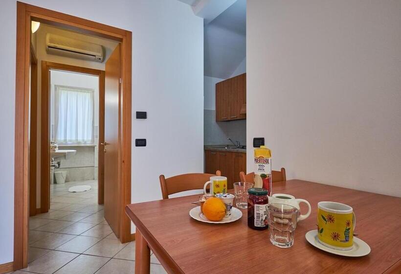 Apartamento 1 Dormitório, Villaggio Turistico Lugana Marina