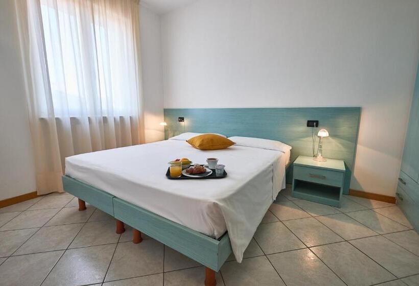 Apartamento Superior 1 Dormitório, Villaggio Turistico Lugana Marina