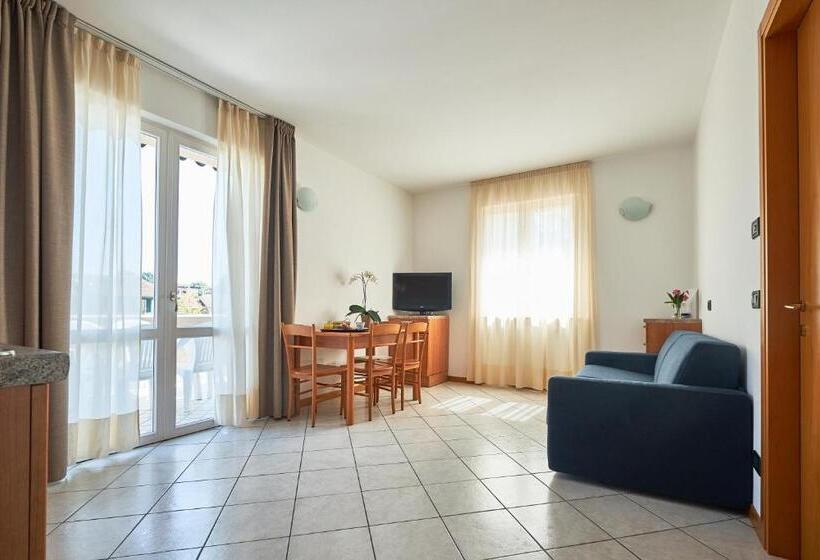 带1个卧室的高级公寓, Villaggio Turistico Lugana Marina