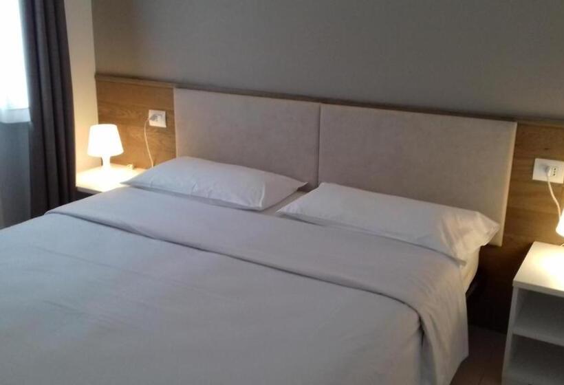 带1个卧室的高级公寓, Villaggio Turistico Lugana Marina