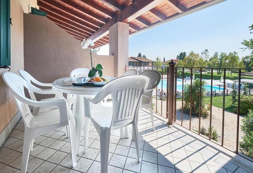 Apartamento 1 Dormitório Vista Piscina, Villaggio Turistico Lugana Marina