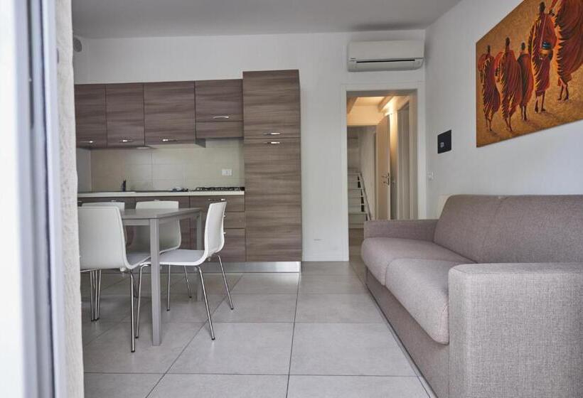 Apartamento 2 Dormitórios, Villaggio Turistico Lugana Marina