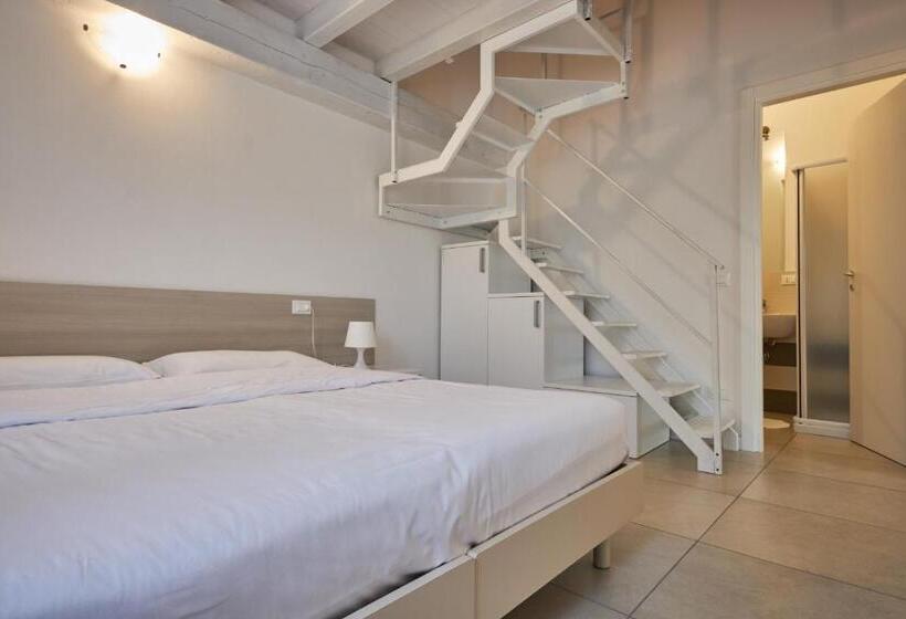 带2个卧室的公寓, Villaggio Turistico Lugana Marina