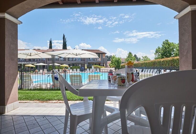 Escritório Estándar, Villaggio Turistico Lugana Marina