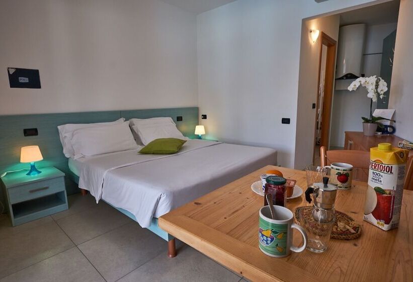 标准工作室, Villaggio Turistico Lugana Marina