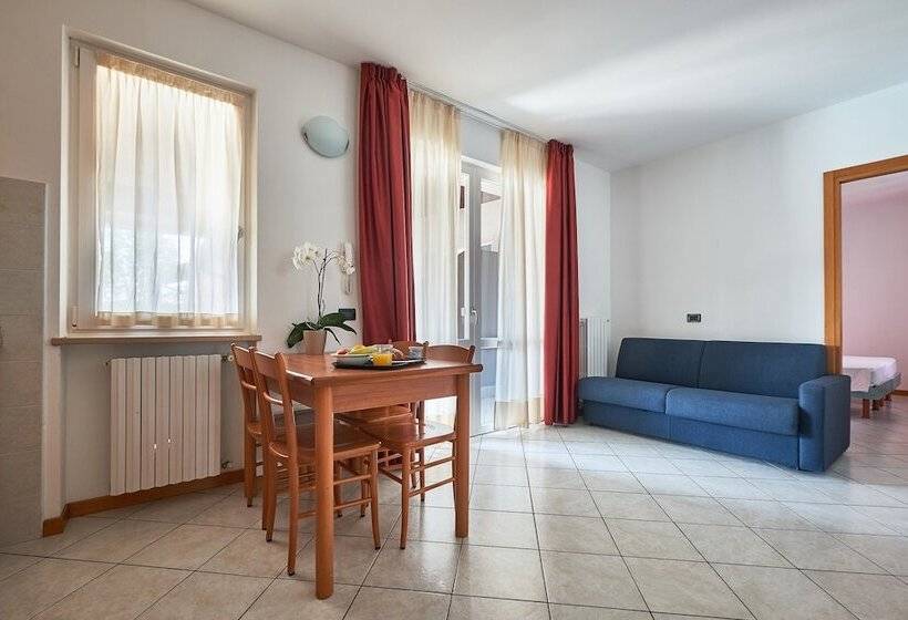 带2个卧室的公寓, Villaggio Turistico Lugana Marina