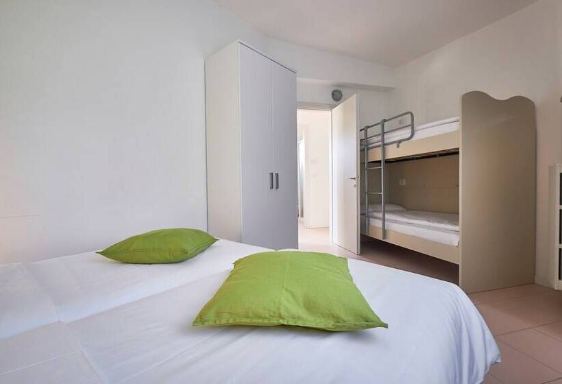 Apartamento 2 Dormitórios, Villaggio Turistico Lugana Marina
