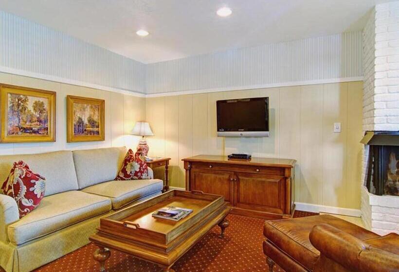 Люкс Кровать Кинг, Wayside Inn