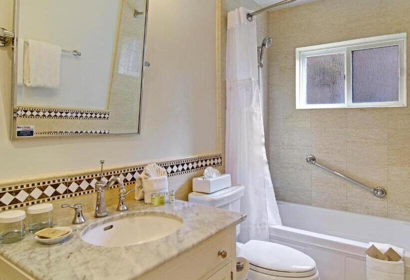 Люкс Deluxe Кровать Кинг, Wayside Inn