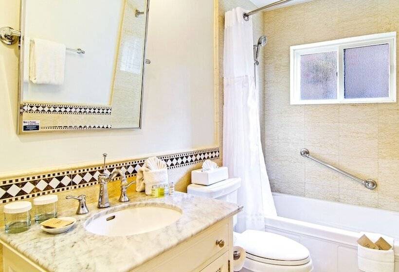 Люкс, Wayside Inn