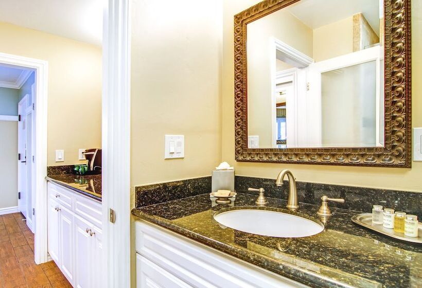 Номер Deluxe, Wayside Inn