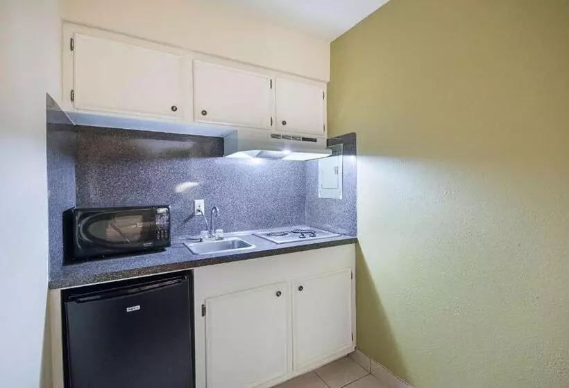 デラックスの４人部屋, Motel 6livingston, Tx