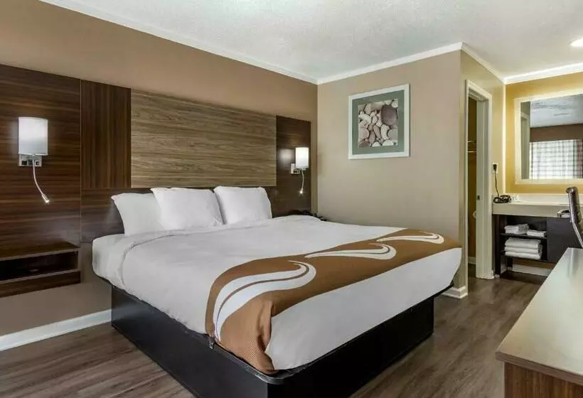 キングサイズベッドのスタンダードルーム, Quality Inn & Suites Pawleys Island