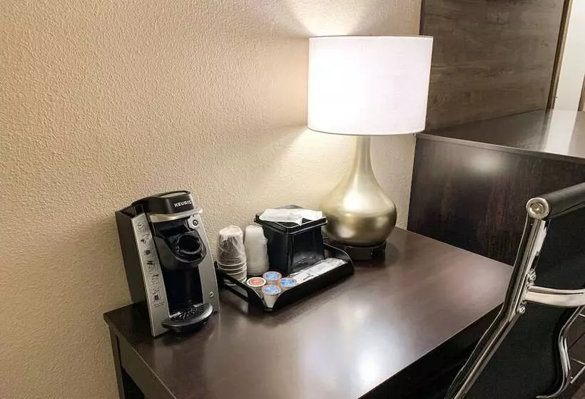 ２ダブルベッドのスタンダードルーム, Quality Inn & Suites Pawleys Island