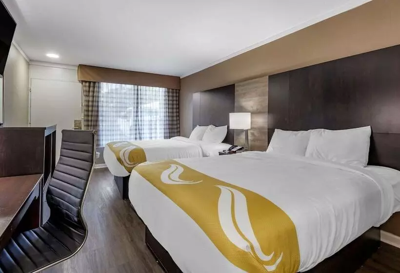 ２ダブルベッドのスタンダードルーム, Quality Inn & Suites Pawleys Island