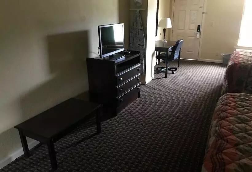 سوئیت خانواده 2 خوابه, Royal Inn  Anniston