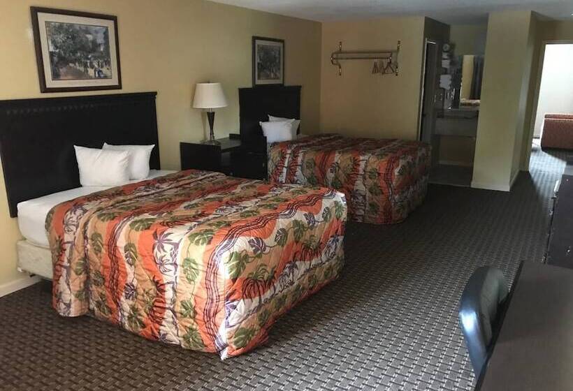 Люкс Семейный 2 Спальни, Royal Inn  Anniston