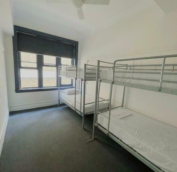 共同バス付シェアルーム, The Downing Hostel