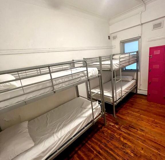 共同バス付シェアルーム, The Downing Hostel