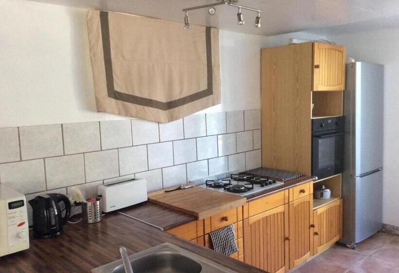 Дом 1 Спальня, La Cour Des Cloches